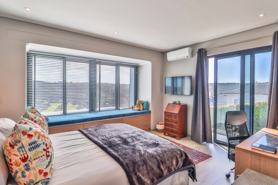 4 Bedroom Property for Sale in Brackenridge Western Cape